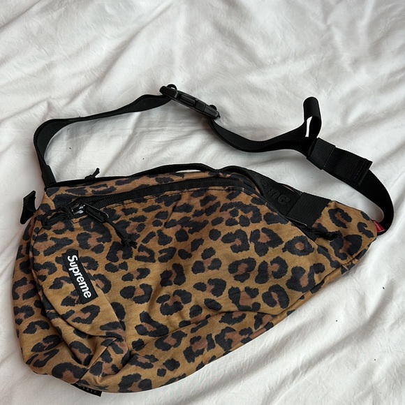Supreme Sling Bag - Leopard FW20 - Picture 1 of 4